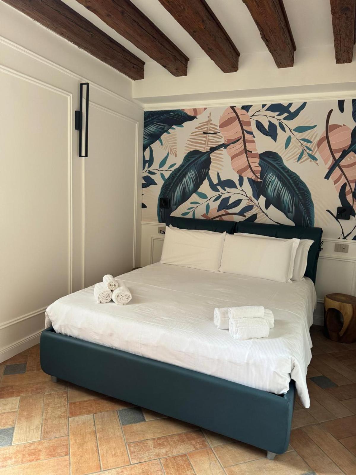 Double Room,1585738383:JPEG